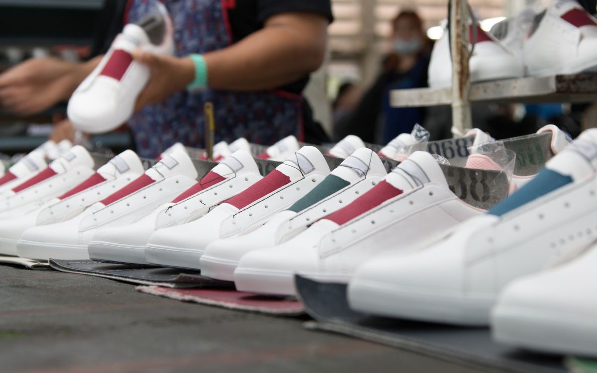 6 Problèmes Courants de Contrôle de Qualité dans les Chaussures et Comment les Résoudre