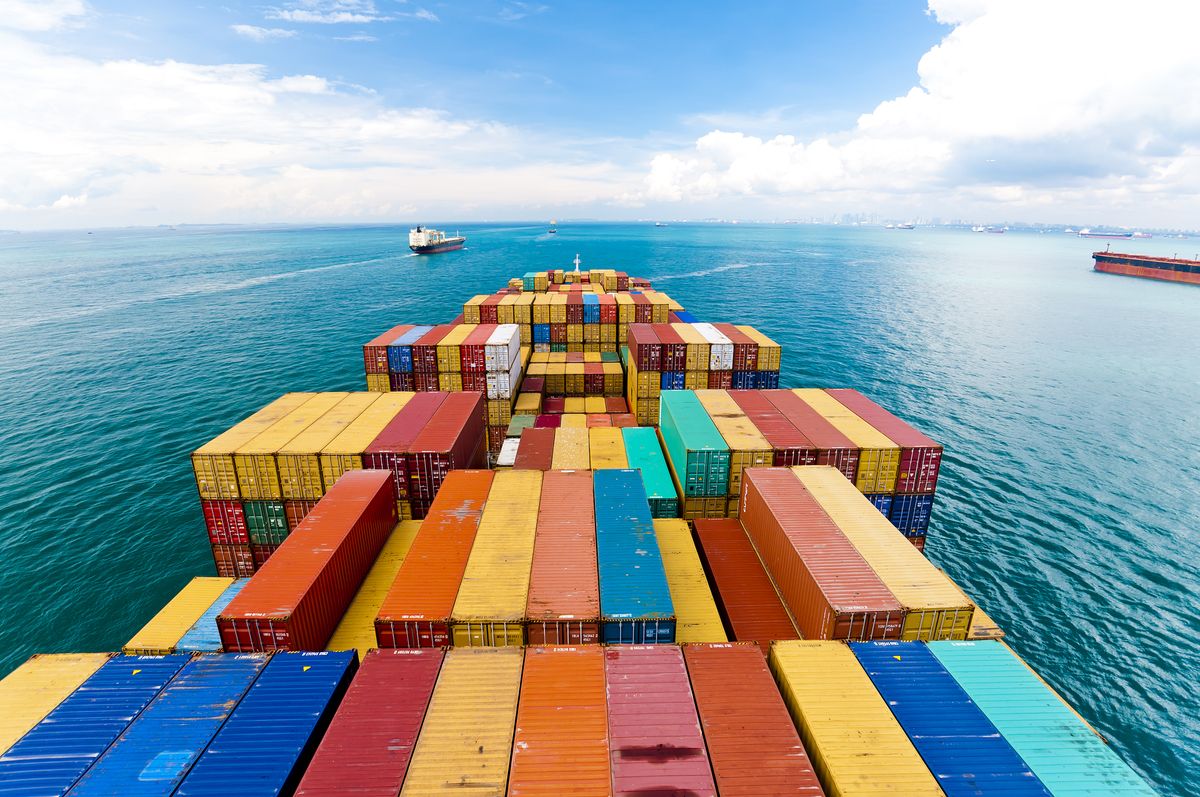 Tendances de nearshoring 2023 : les États-Unis préfèrent le nearshoring, l'UE adopte des stratégies d'approvisionnement diversifiées
